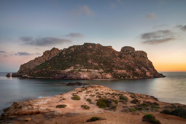 elg21-island-7756423_1280